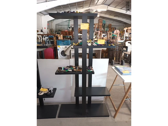 Lot 40 - wandrek zwart - afbeelding 1 van  3