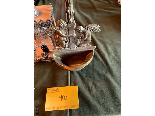 Lot 400 - grieks kapelletje /koperen wijwatervat, 2 stuks - afbeelding 4 van  5