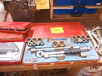 Lot 401 - handgereedschap - afbeelding 1 van  4