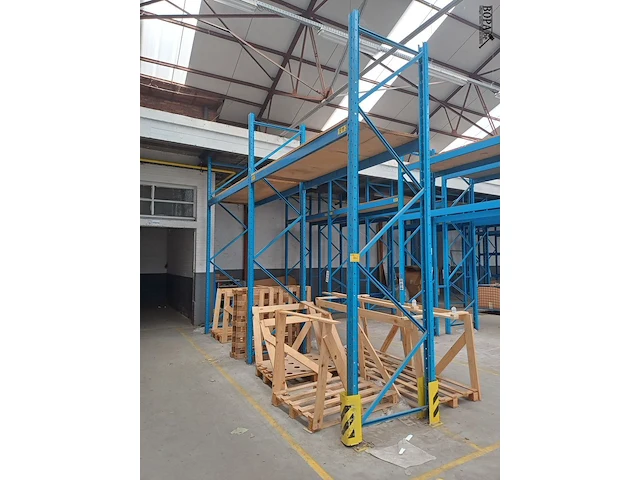 Lot 401 - magazijnstelling - afbeelding 1 van  4
