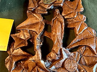 Lot 402 - religieuze objecten: kruisbeeld, maria in kapel, lourdessouv - afbeelding 5 van  5