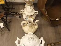 Lot 402 - vazen en potten in keramiek. 5 stuks - afbeelding 1 van  4