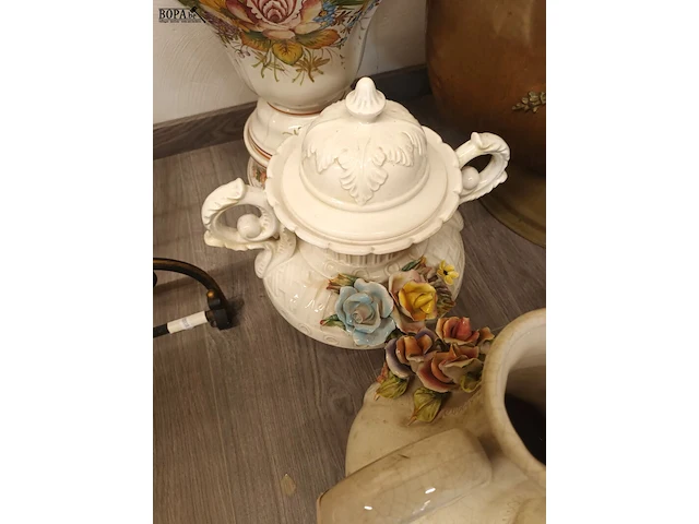 Lot 402 - vazen en potten in keramiek. 5 stuks - afbeelding 3 van  4