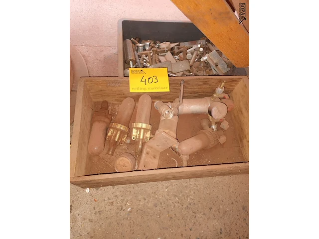 Lot 403 - onderdelen van machines - afbeelding 1 van  3
