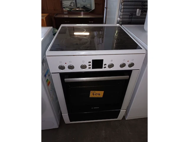 Lot 404 - elektrisch fornuis bosch - afbeelding 1 van  4