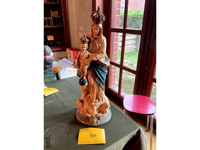 Lot 404 - mariabeeld met kind jezus schade plaaster - afbeelding 1 van  7