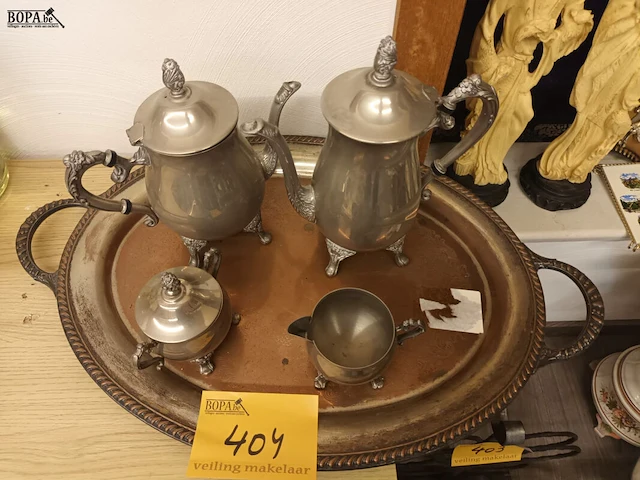 Lot 404 - verzilverd koffieset op plateau - afbeelding 1 van  3
