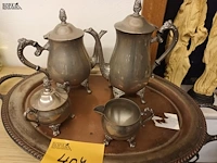 Lot 404 - verzilverd koffieset op plateau - afbeelding 2 van  3