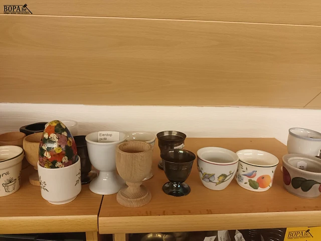 Lot 407 - eierdopjes. 30 stuks - afbeelding 4 van  4