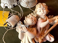 Lot 407 - italiaanse engeltjes lichtjes/biscuit madonna/porselein mado - afbeelding 3 van  4