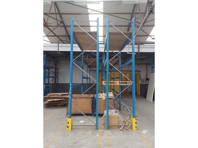 Lot 407 - magazijnstelling - afbeelding 1 van  5