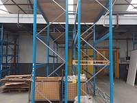 Lot 407 - magazijnstelling - afbeelding 1 van  5