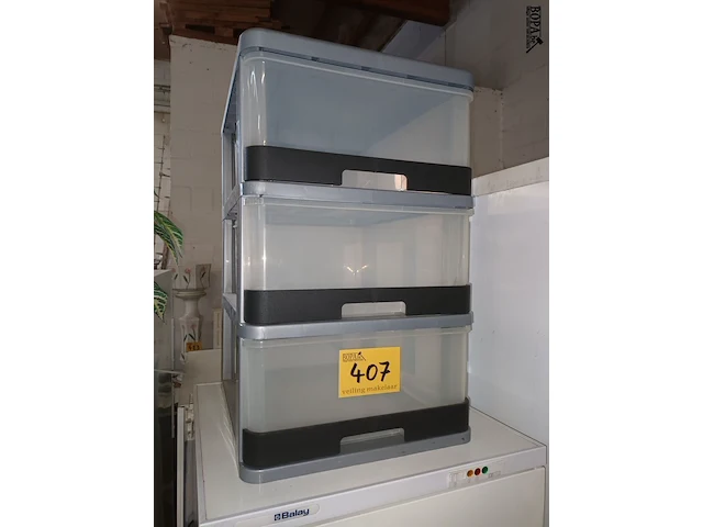 Lot 407 - pvc ladekastje - afbeelding 1 van  3