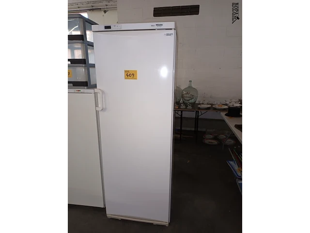 Lot 409 - diepvriezer miele - afbeelding 1 van  5