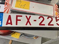 Lot 41 - diverse nummerplaat houders ong 8 stuks - afbeelding 2 van  4
