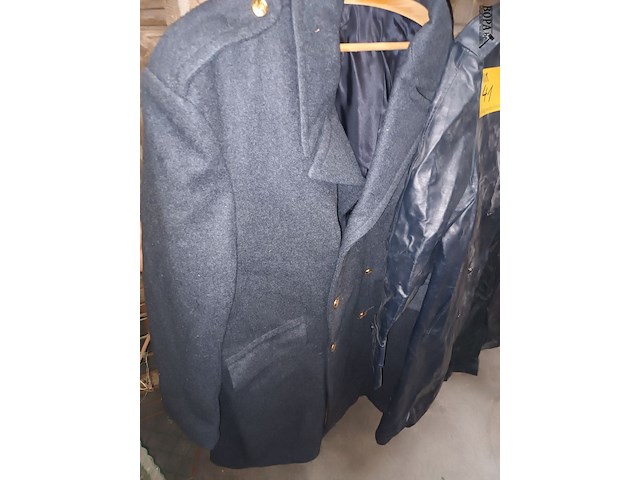 Lot 41 - herenjas. 3 stuks - afbeelding 4 van  5