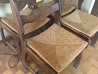 Lot 41 - houten eetkamerstoelen. 4 stuks - afbeelding 2 van  3