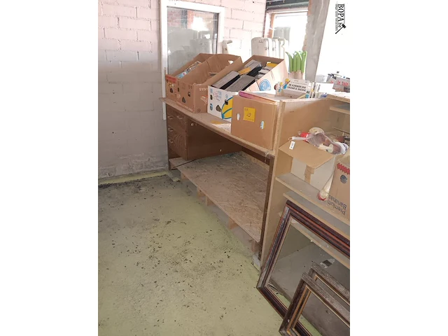 Lot 41 - onthaaldesk - afbeelding 1 van  2