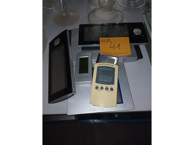 Lot 41 - weerstations. 6 stuks - afbeelding 1 van  3