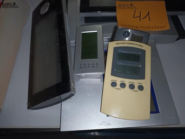 Lot 41 - weerstations. 6 stuks - afbeelding 3 van  3