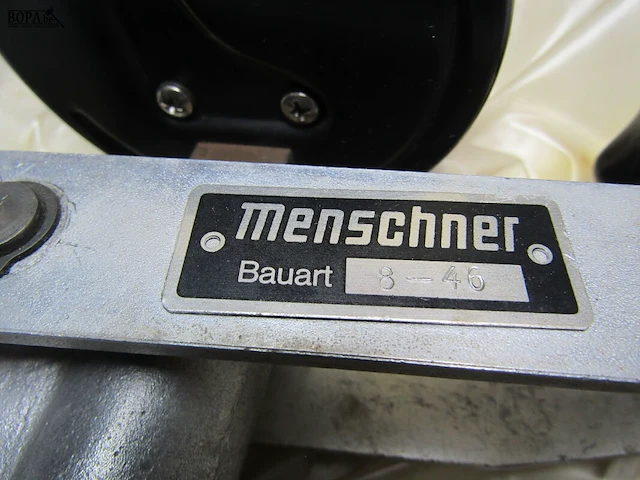 Lot 410 - menschner drukmeter - afbeelding 2 van  3