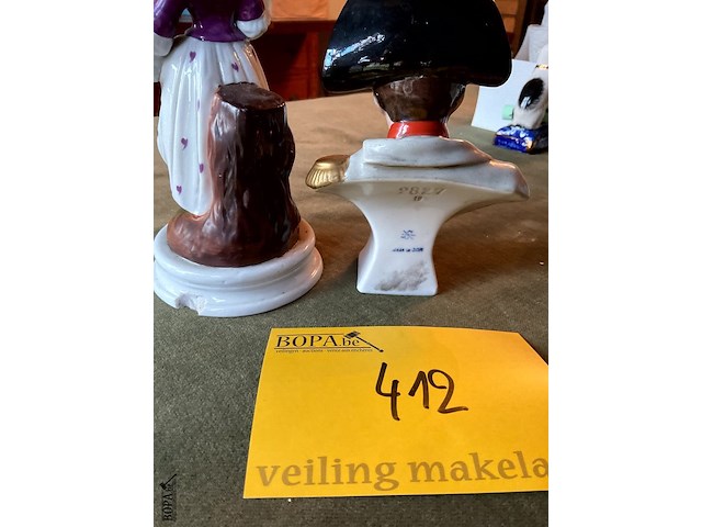 Lot 412 - beeldje napoleon gemerkt/beeldje vrouw schade, 2 stuks - afbeelding 3 van  3