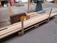 Lot 412 - pallet met inhoud - afbeelding 1 van  3