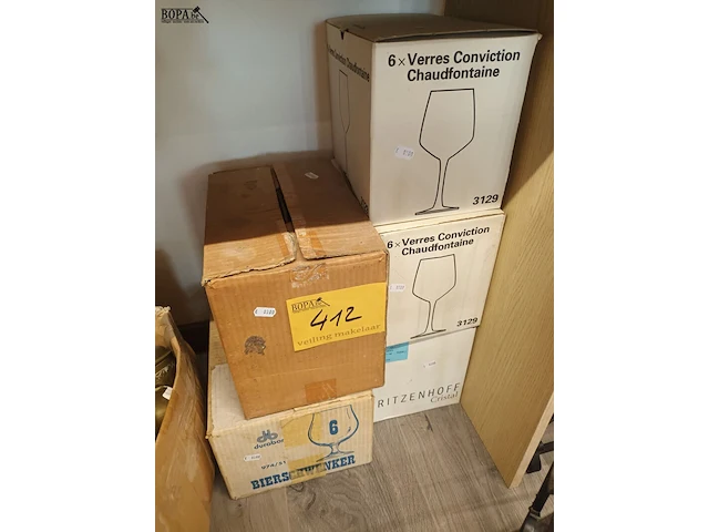 Lot 412 - wijn- en bierglazen. 5 dozen - afbeelding 1 van  3