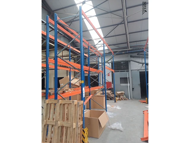 Lot 413 - magazijnstelling - afbeelding 1 van  3