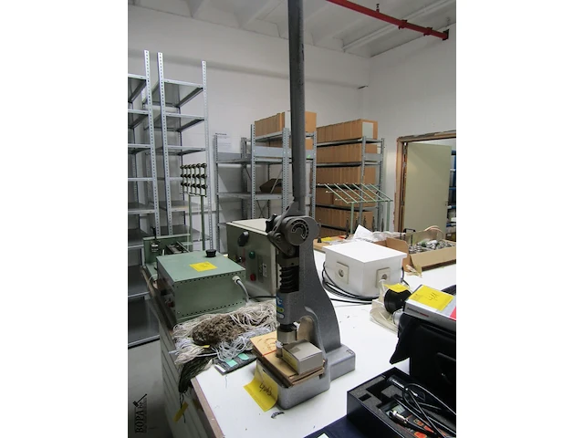 Lot 413 - stansmachine astor 100 - afbeelding 2 van  4