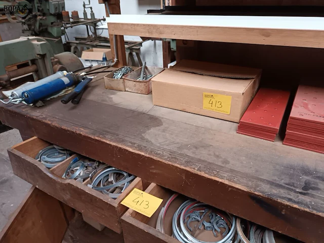 Lot 413 - werkmateriaal en onderdelen - afbeelding 5 van  7