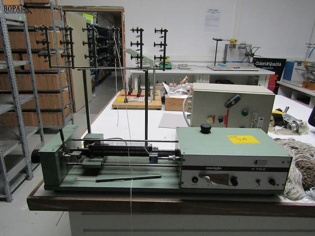 Lot 414 - garenwrijvingsmachine zweigle - afbeelding 2 van  10