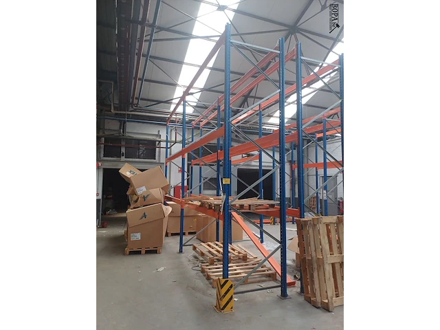Lot 414 - magazijnstelling - afbeelding 1 van  3