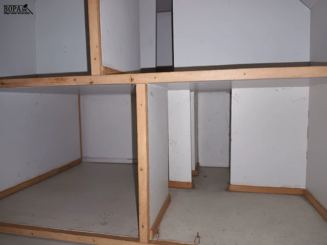 Lot 414 - poppenhuis - afbeelding 3 van  3