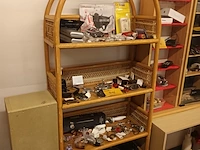 Lot 415 - rotan rek - afbeelding 1 van  4