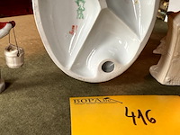 Lot 416 - kleurrijk duo aan piano/waterdrager/poppenkastje - afbeelding 5 van  5