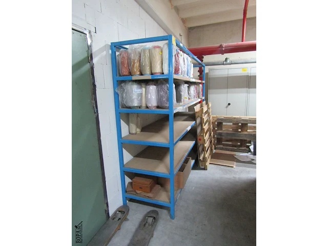 Lot 416 - metalen rekken. 3 stuks - afbeelding 4 van  5