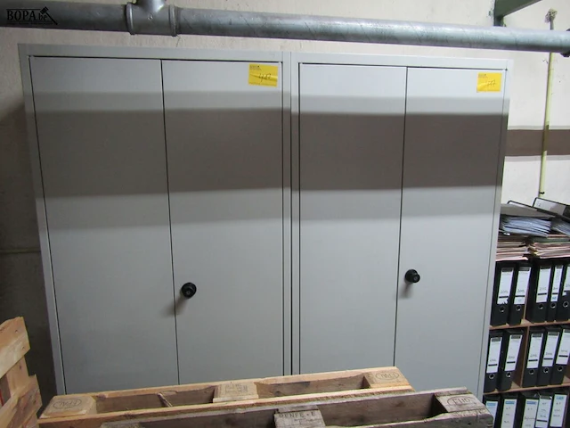 Lot 417 - metalen dossierkast. 3 stuks - afbeelding 2 van  4