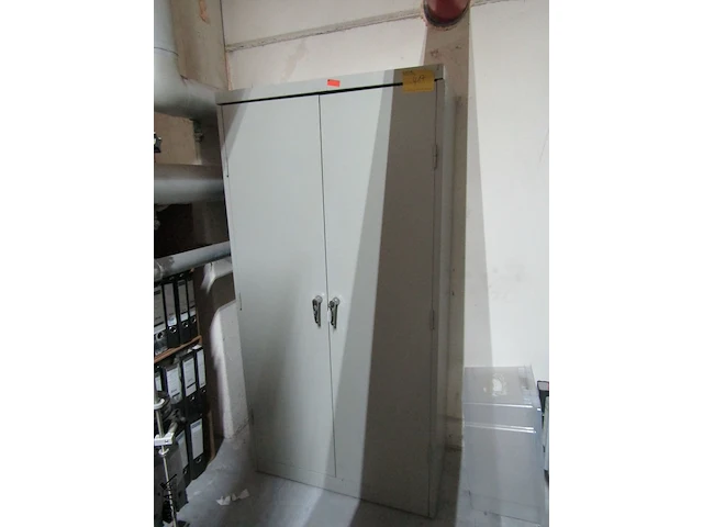 Lot 417 - metalen dossierkast. 3 stuks - afbeelding 3 van  4