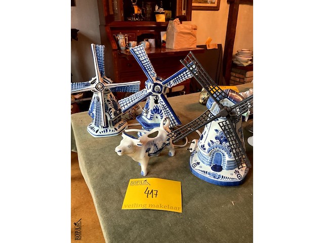 Lot 417 - molens in delft hollands licht en muzikaal/koe melkkan delft - afbeelding 1 van  7