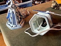 Lot 417 - molens in delft hollands licht en muzikaal/koe melkkan delft - afbeelding 5 van  7