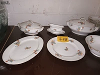 Lot 418 - art deco eetservies. 42 stuks - afbeelding 2 van  5
