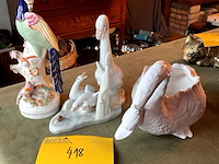 Lot 418 - porseleinen beeldjes italiaans zwanen /vogels, 3 stuks - afbeelding 1 van  5