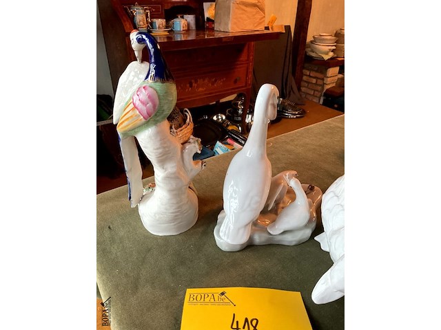 Lot 418 - porseleinen beeldjes italiaans zwanen /vogels, 3 stuks - afbeelding 3 van  5