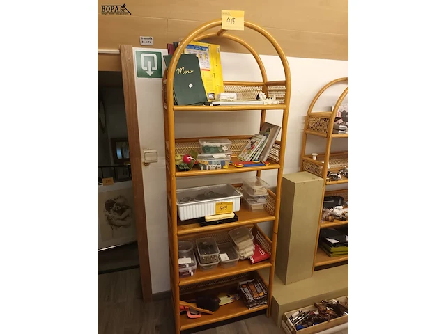 Lot 418 - rotan rek - afbeelding 1 van  3