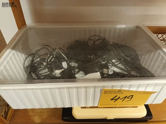 Lot 419 - diversen. inhoud rek - afbeelding 5 van  6