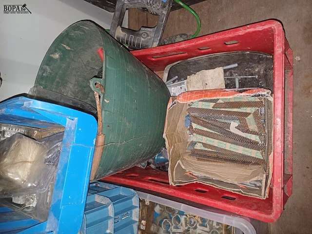 Lot 42 - bevestigingsmaterialen en elektrische onderdelen - afbeelding 2 van  7