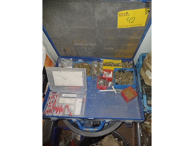 Lot 42 - bevestigingsmaterialen en elektrische onderdelen - afbeelding 5 van  7