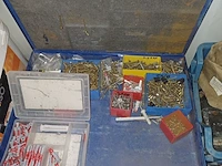 Lot 42 - bevestigingsmaterialen en elektrische onderdelen - afbeelding 5 van  7