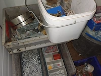 Lot 42 - bevestigingsmaterialen en elektrische onderdelen - afbeelding 6 van  7